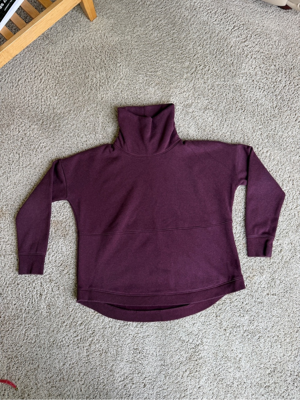 Women’s Athleta cozy Carma burgundy Turtleneck Pullover sweatshirt M Medium